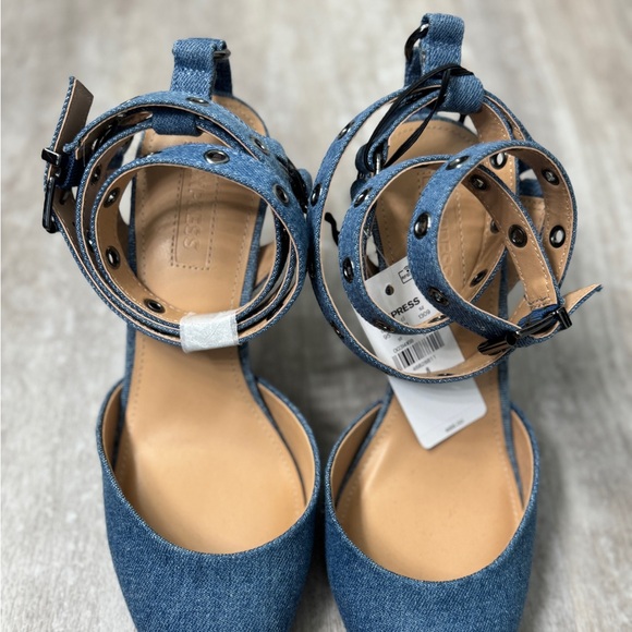NWT, Express Denim Pumps Size 8 - Picture 2 of 6